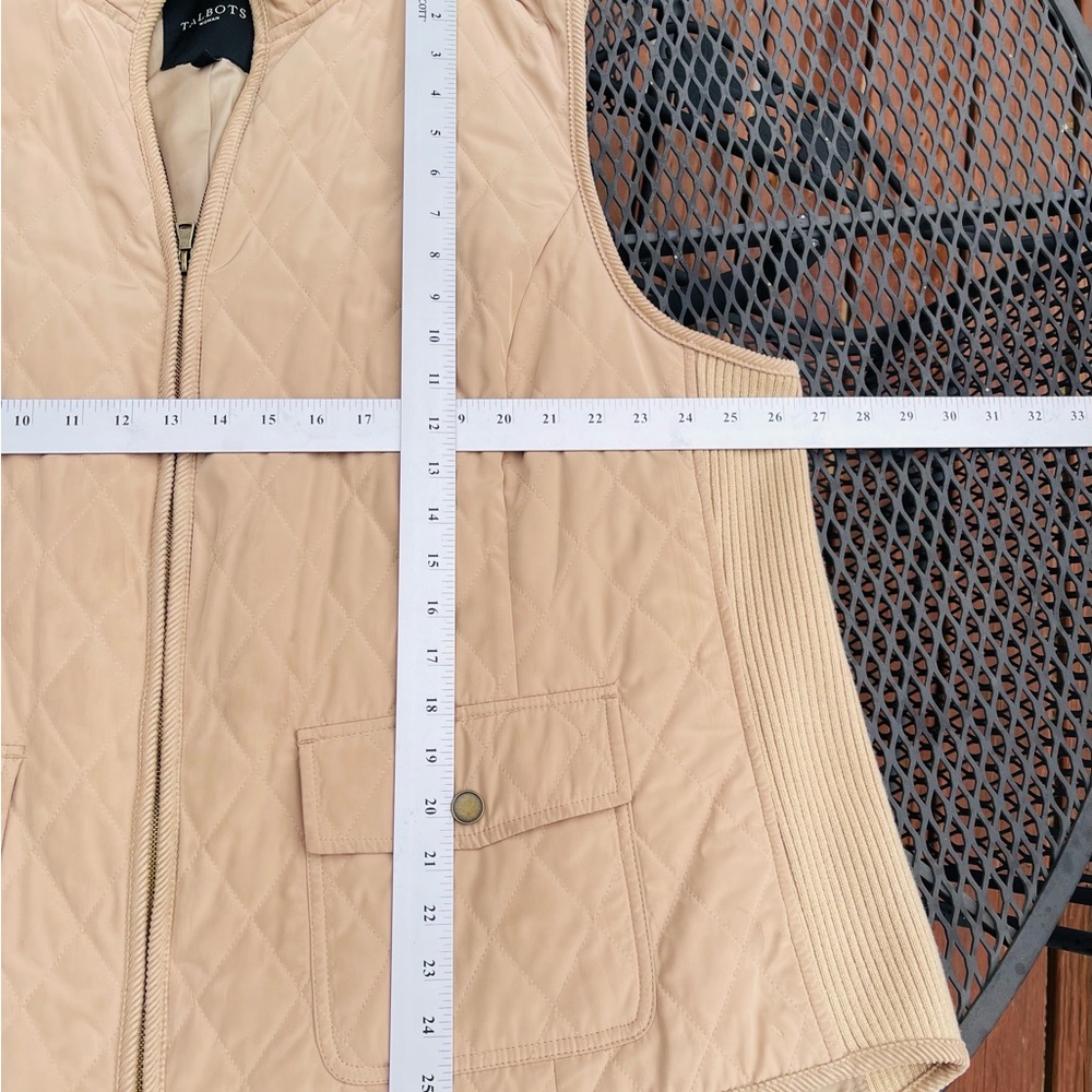 ❗️SALE❗️Talbot’s quilted vest. Perfect for spring/summer layering. - Picture 3 of 4